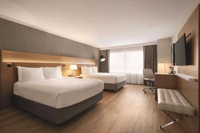 غرفة بسريرين كوين في المبنى الرئيسي، Oneida Casino Hotel 2/10