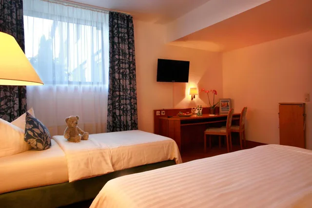 غرفة ثلاثية بحمام خاص، Hotel Kleefelder Hof 3/7