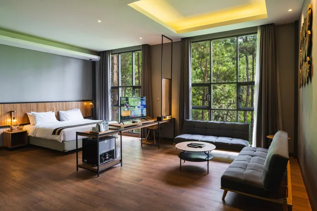 جناح ملكي بسرير كوين، Green Forest Resort & Wedding Bandung 1/1
