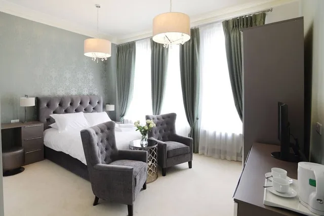 جناح سيغنتشر بسرير كينج بإطلالة على البحر، The Devon Court 2/9