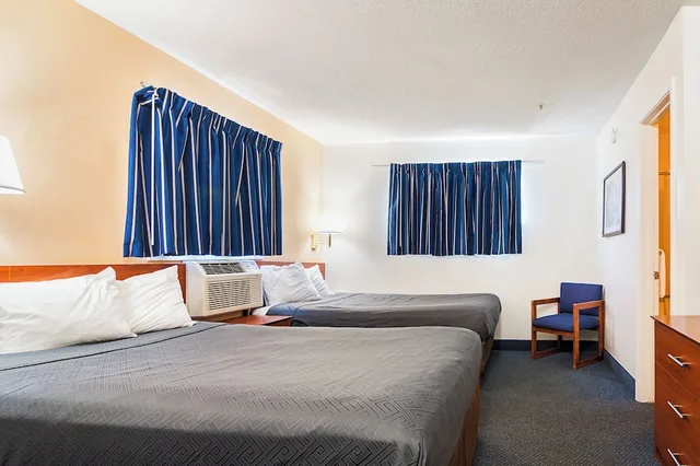 Deluxe, Suite, 2 Queen Beds, Kitchenette, Studio 6 Extended Stay - Fayetteville, NC - Fort Liberty Area 2/4