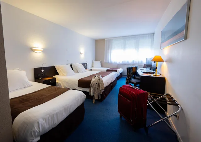 غرفة رباعية، HOTEL DES REMPARTS 1/8