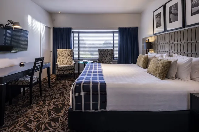 غرفة بريميوم بسرير كينج، The George Christchurch 2/6