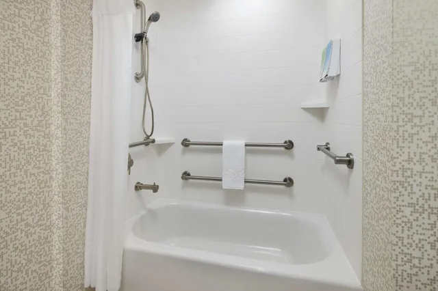 استوديو بسريرين كوين مع أريكة لذوي الإعاقة، Home2 Suites By Hilton Stuart 4/4