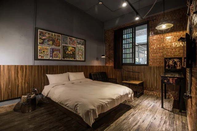 Standard, Double Bed, The Brick 1/2