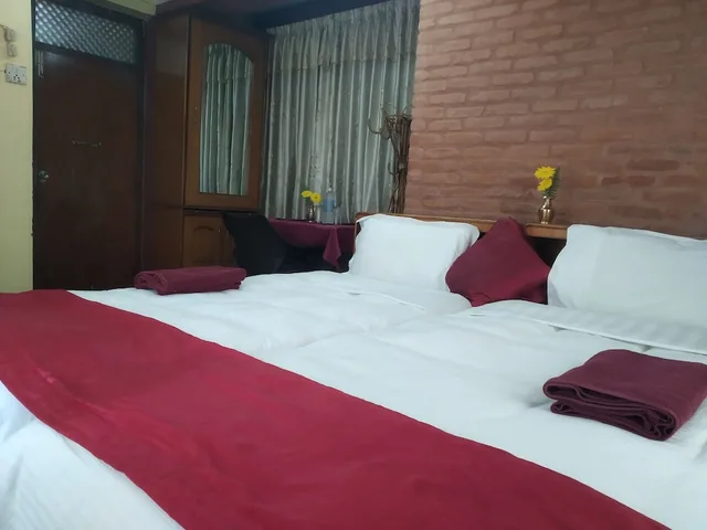 1 Bedroom, Standard, Single, Queen Bed, Courtyard View, Courtyard Area، Golden Gate Guest House 1/2