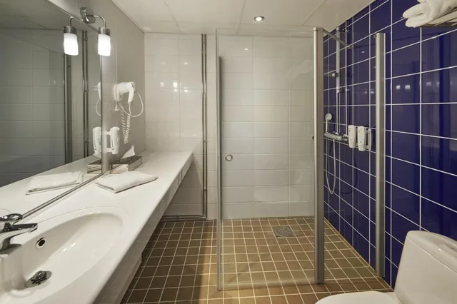 Room, Queen Bed, City View, Holiday Inn Tampere Central Station 4/5