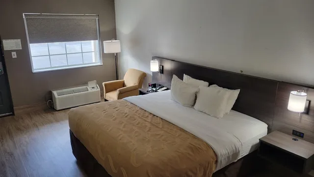 غرفة قياسية بسرير كينج، Quality Inn Forsyth Near GA Public Safety Training Center 1/10