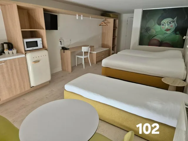 Basic, Triple, Hotel Corbie Geel 3/7