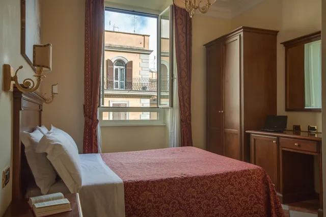 Room, Double Bed, Hotel Romantica 7/10