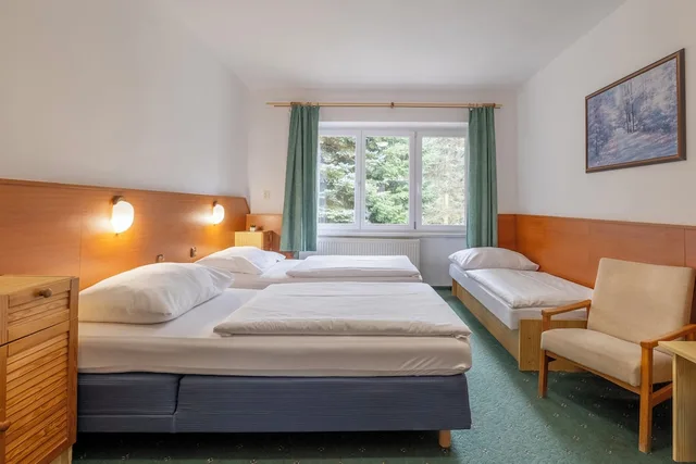 غرفة قياسية ثلاثية بثلاثة أسرّة، Sport Resort Hotel Gejzirpark 2/5