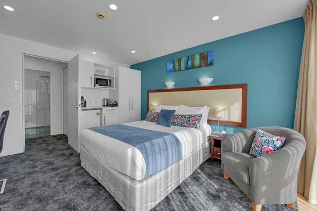 استوديو بسرير كوين، Delorenzo S Studio Apartments 2/9