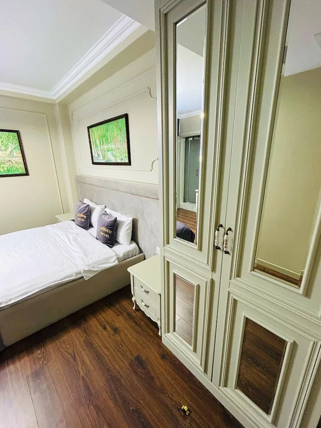 غرفة اقتصادية بسرير كينج بغرفة نوم واحدة، Parliament Hotel & Restaurant 1/10