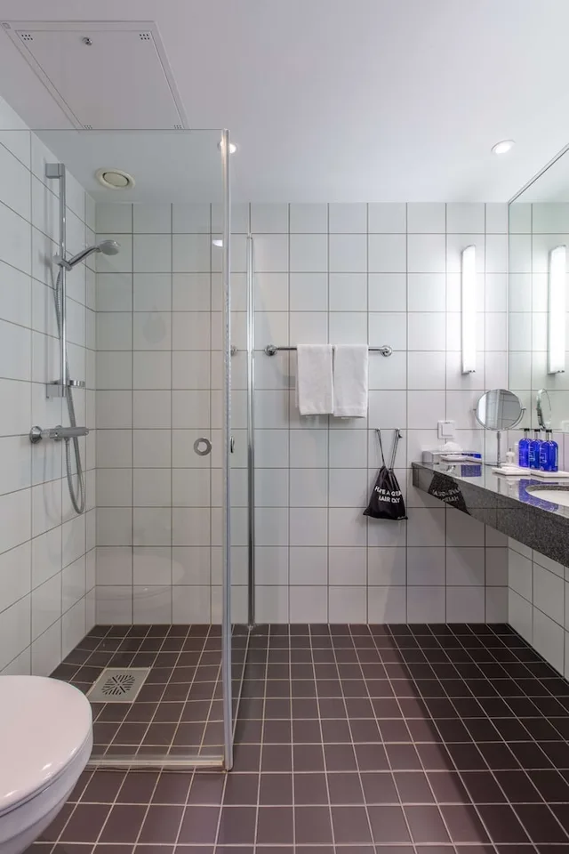 غرفة قياسية ثلاثية بسرير كوين، RADISSON BLU METROPOL HOTEL, HELSINGBORG 2/2