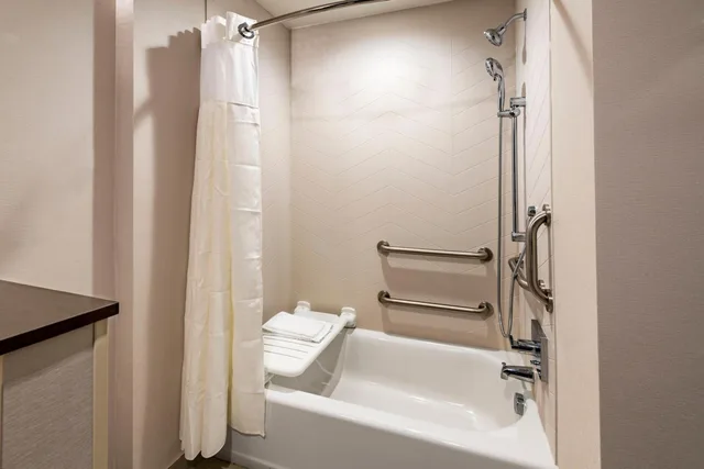 استوديو بسرير كينج مع أريكة بحوض استحمام لذوي الإعاقة، Fairfield by Marriott Inn & Suites Uncasville Mohegan Sun Area 8/9