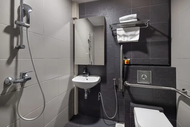 Superior, Double Bed, No Window، The Quay Hotel West Coast 8/8