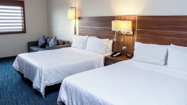 جناح بسريرين كوين، Holiday Inn Express And Suites Ciudad Obregon 3/10