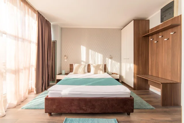 غرفة بسرير كينج بشرفة، Balkan Garni Hotel 4/10