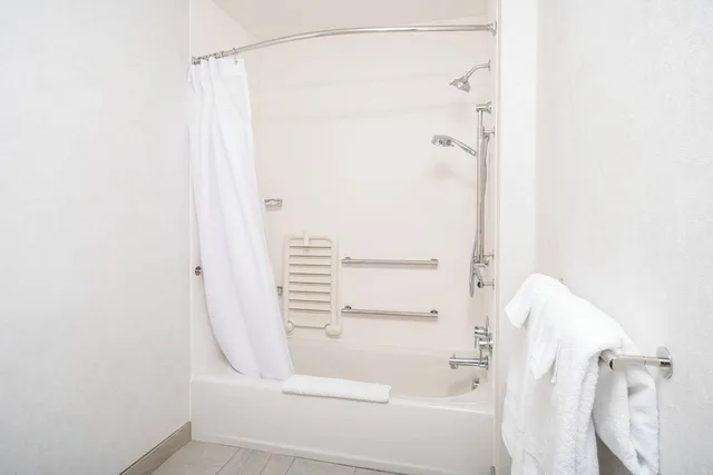 جناح بسريرين كوين مع سرير سحّاب إضافي لذوي الإعاقة، SpringHill Suites by Marriott Island Park Yellowstone 7/7