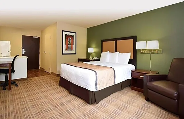 غرفة قياسية بسرير كينج، MainStay Suites Rochester South Mayo Clinic 2/10