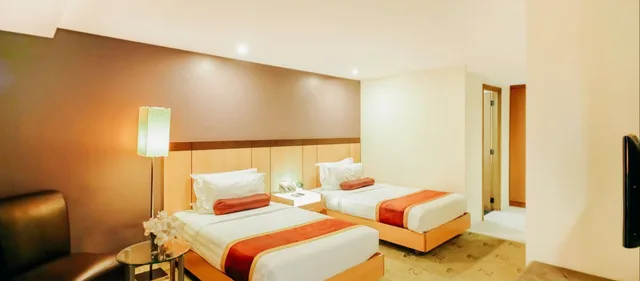 غرفة ديلوكس بسريرين منفصلين، Greenhills Elan Hotel Modern 3/4
