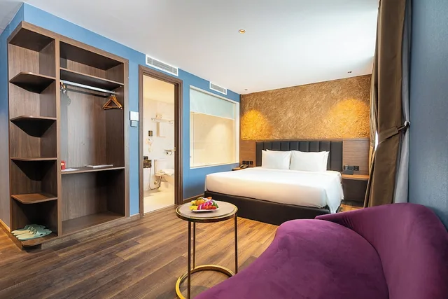 جناح بسرير كينج بإطلالة على المدينة بحوض استحمام، Nicecy Hotel Suites Spa 7/10