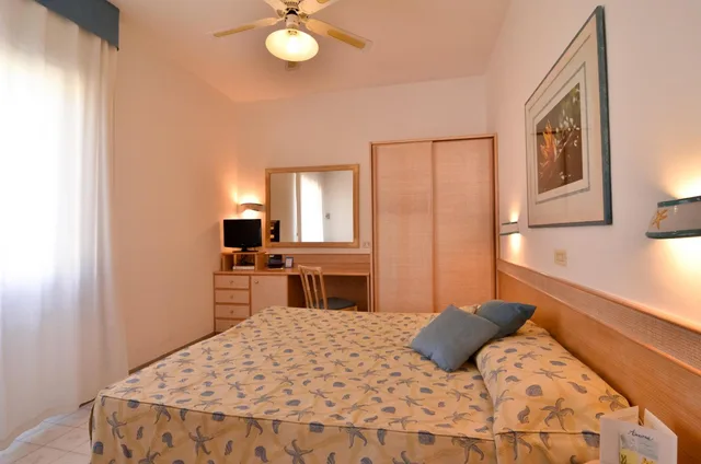غرفة بسرير مزدوج أو سريرين منفصلين بشرفة، Aurora Hotel & Suites Sul Mare 7/10