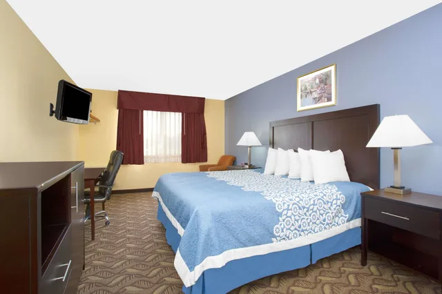 غرفة قياسية بسرير كينج، Days Inn by Wyndham North Platte 3/7
