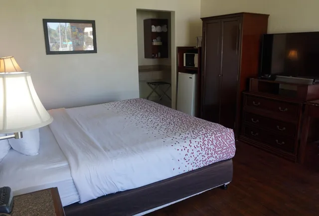 غرفة بسرير كوين لذوي الإعاقة، ISLAND HOTEL of Space Coast 2/2