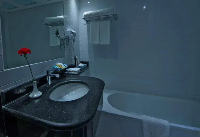 غرفة قياسية بسرير كينج، Kuwait Continental Hotel 5/5