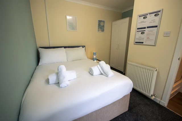 Basic, Double Bed, Irvine Riverside Guesthouse by Payman Club 2/10