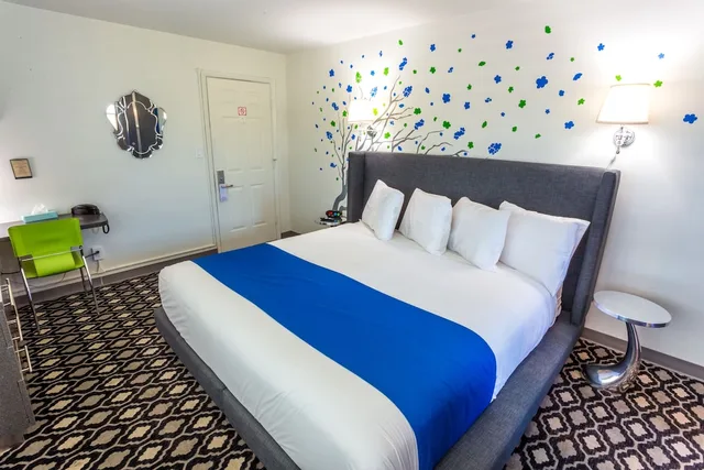 غرفة قياسية بسرير كينج، University Inn Tempe 9/10