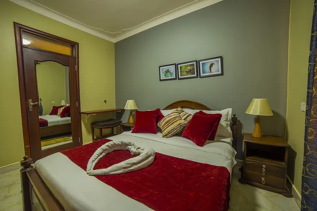 Senior, Studio, Queen Bed, Greens Guest Homes 1/9