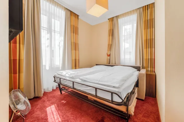 جناح بسرير مزدوج بغرفتي نوم مع أريكة، Villa Ceconi By Das Grune Hotel Zur Post - 100 Bio 7/10
