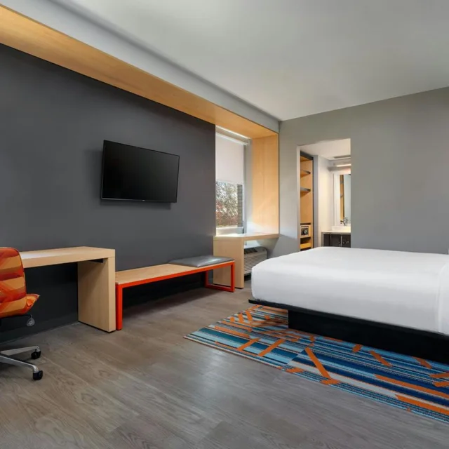 Savvy, Guest Room, King Bed, City View, Corner، ALOFT COLUMBIA DOWNTOWN 3/6