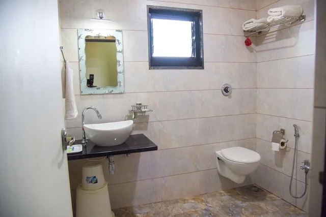 غرفة تنفيذية بسرير كينج، Hotel Tulsi 4/6