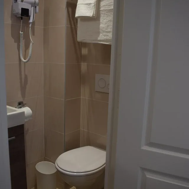 غرفة قياسية بسرير مزدوج، Hotel Puy De Dome 5/5