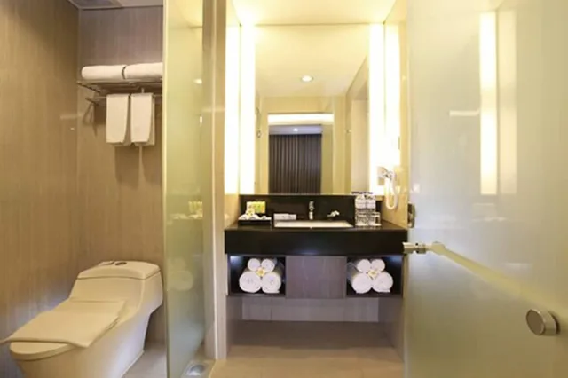جناح جونيور بسرير كينج، Swiss-Belinn Tunjungan Surabaya 3/3