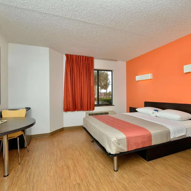 غرفة بسرير كوين لغير المدخنين، Motel6 Plano, TX - West - Frisco 2/7
