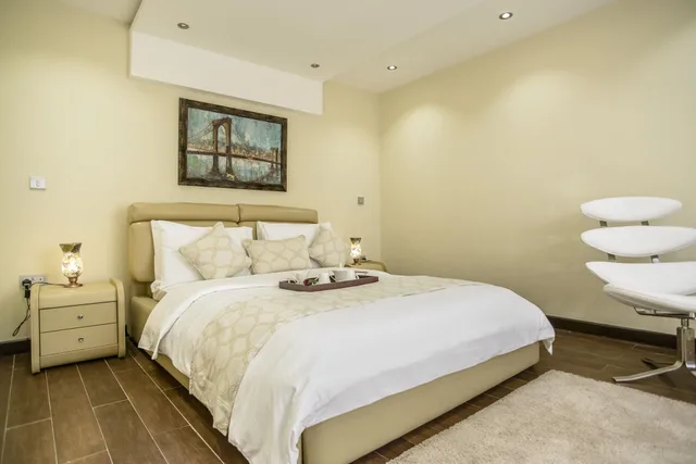 جناح سوبيريور، The Landmark Suites 7/10