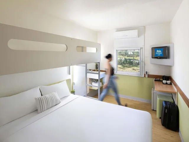 غرفة بسرير كوين وسرير بطابقين، ibis budget Campbelltown 3/10