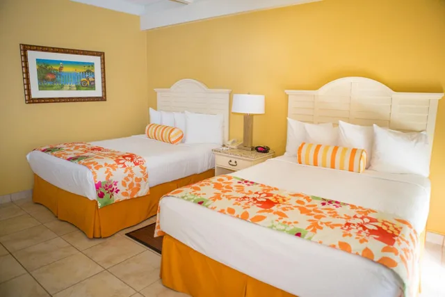 غرفة بسرير كينج وسريرين كوين، Best Western Plus Yacht Harbor Inn 4/9