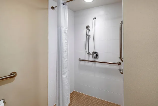 جناح بسريرين كوين مع أريكة لذوي الإعاقة، Comfort Suites Midland West 5/5