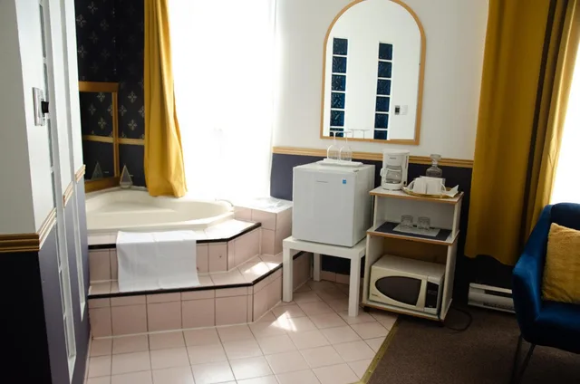جناح بجاكوزي، Hotel Dorion 9/10