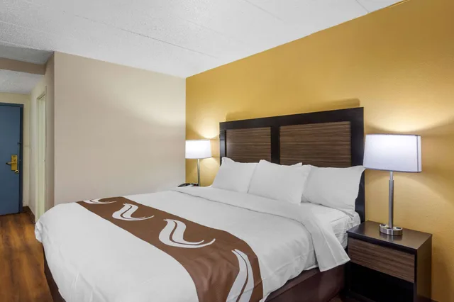 غرفة قياسية بسرير كينج، Quality Inn & Suites Ruther Glen 5/8