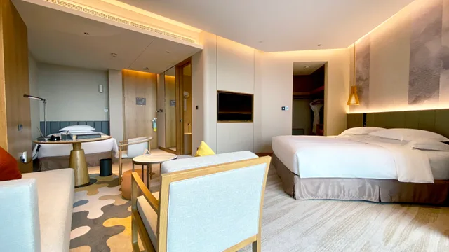 Premium, King Bed, with Child Extra Bed، Crowne Plaza Huzhou 1/6
