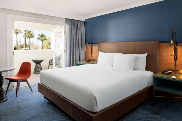جناح بسرير كوين بغرفة نوم واحدة، Hayes Mansion San Jose, Curio Collection by Hilton 2/10