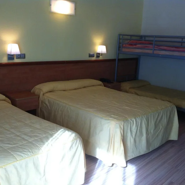 غرفة عائلية، HOTEL CIUTADELLA 3/8
