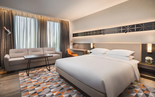 غرفة بسرير كينج، Hyatt Regency Sofia 1/2