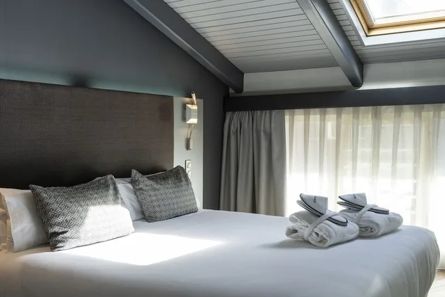 Room, Queen Bed, Attic، Petit Palace Plaza Espana 1/5